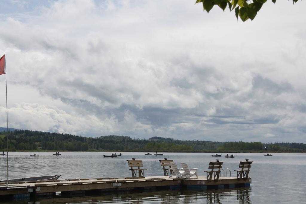 Robert'S Roost Rv Park Resort Кунел Екстериор снимка