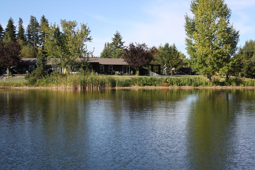 Robert'S Roost Rv Park Resort Кунел Екстериор снимка