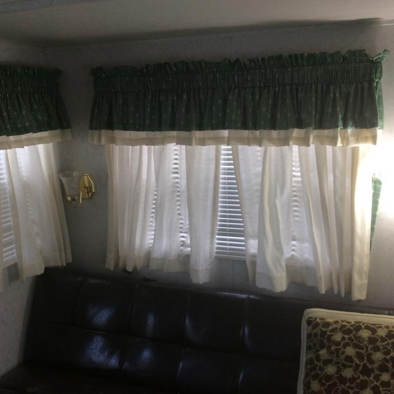 Robert'S Roost Rv Park Resort Кунел Екстериор снимка