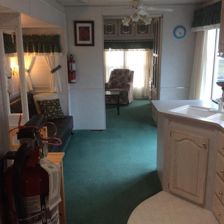 Robert'S Roost Rv Park Resort Кунел Екстериор снимка