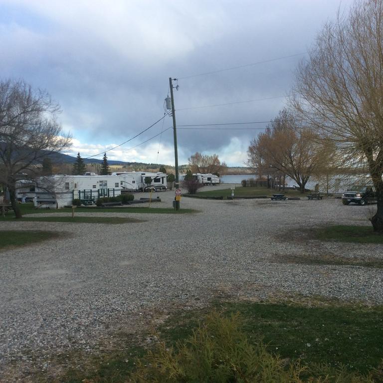 Robert'S Roost Rv Park Resort Кунел Екстериор снимка