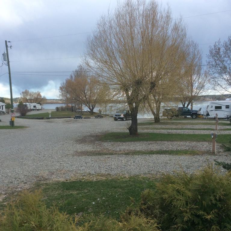 Robert'S Roost Rv Park Resort Кунел Екстериор снимка