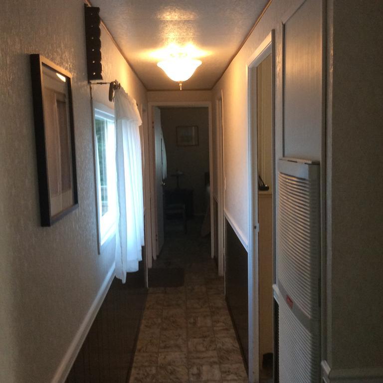 Robert'S Roost Rv Park Resort Кунел Екстериор снимка